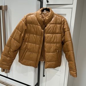 Women’s puffer jacket, saw leather size medium